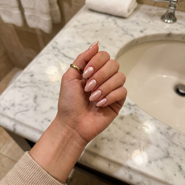 Nude chrome almond nails