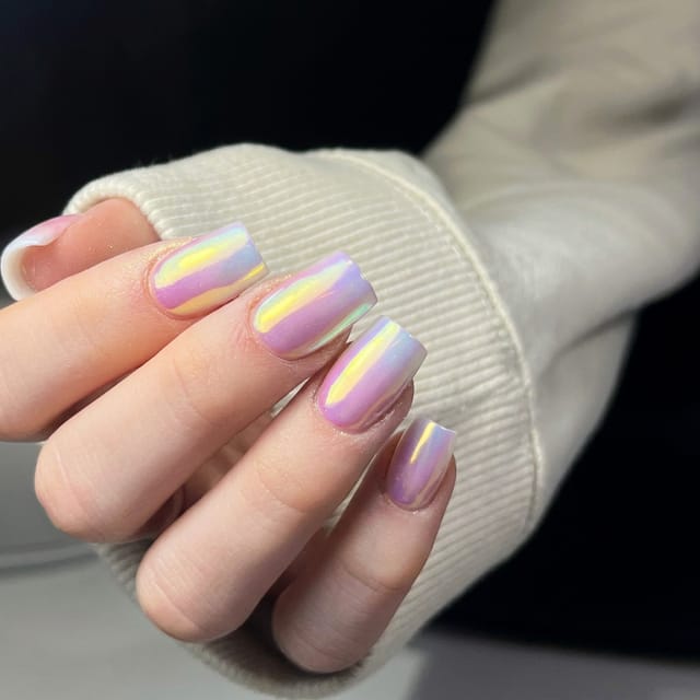 Holographic nails